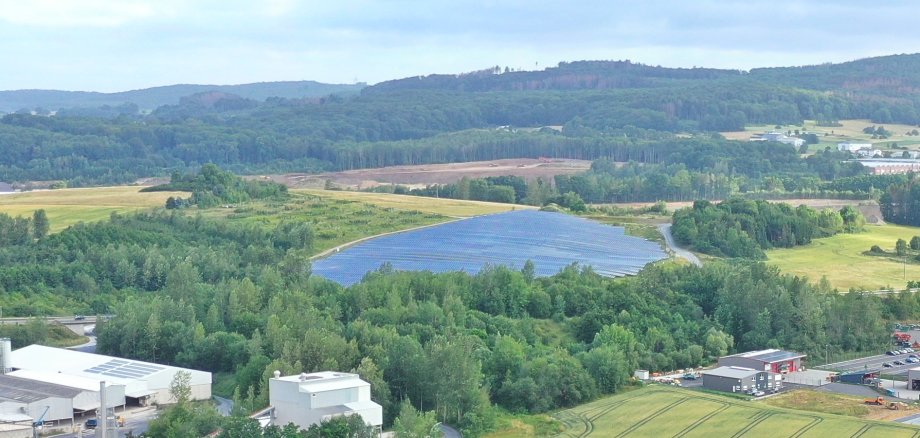 Ein Blick auf den Solarpark in Boden aus der Vogelperspektive.