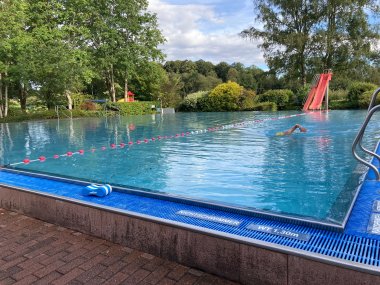 Bild zeigt Wasserbecken im Freibad Montabaur