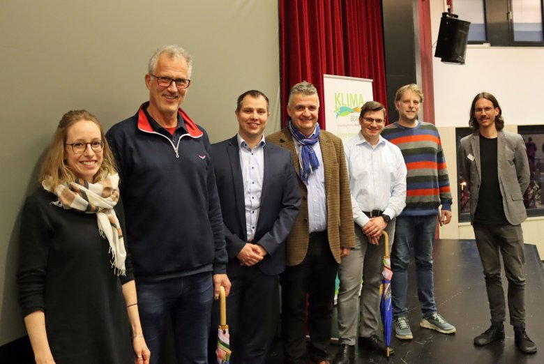 Das Organisationsteam und die Referenten beim Gruppenfoto.