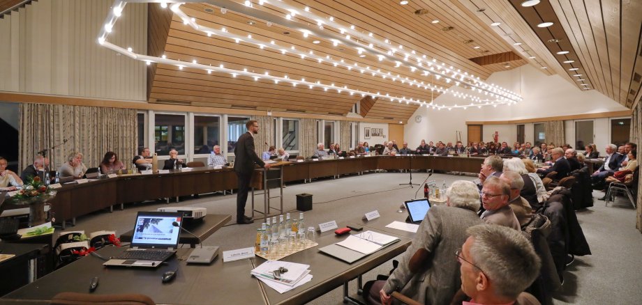 Symbolbild Blick in Sitzung des VG-Rats
