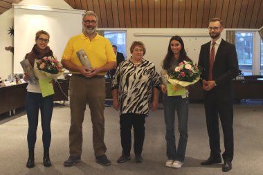 Die geehrten Sportlerinnen und Sportler gemeinsam mit Kadenbachs Ortsbürgermeisterin Ute Küchen und Bürgermeister Ulrich Richter-Hopprich.