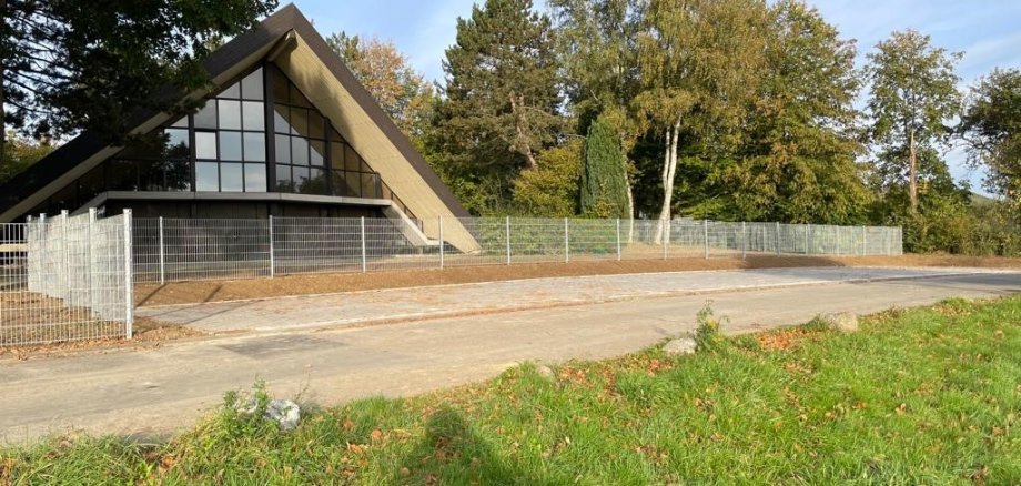 Der neue Parkplatz am Friedhof in Nentershausen. 