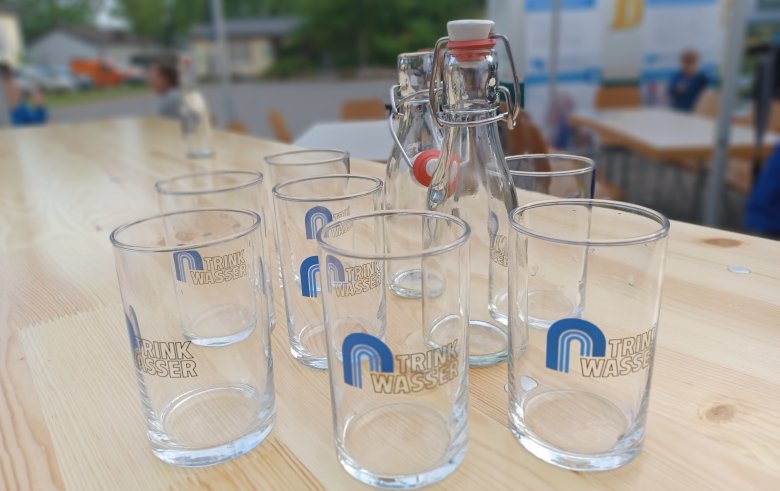 Bild zeigt Wassergläser