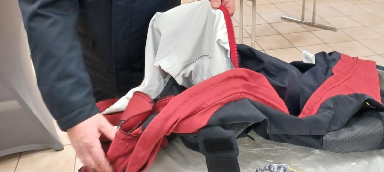 Die Jacken verfügen über verschiedene Futterteile, die sich je nach Wetterlage herausnehmen lassen.