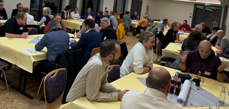 Unternehmer aus der Region kamen zusammen um aktuelle Themen zu besprechen.