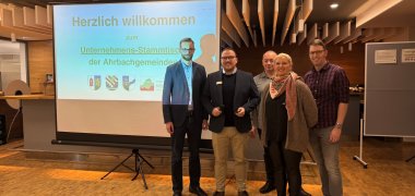 Begrüßung durch die Bürgermeister.