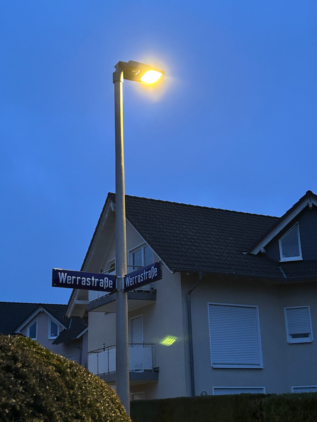 In der VG Montabaur ist die Umrüstung der Straßenbeleuchtung auf energiesparende LEDs in vollem Gange. Die ersten 1.000 sind bereits installiert.