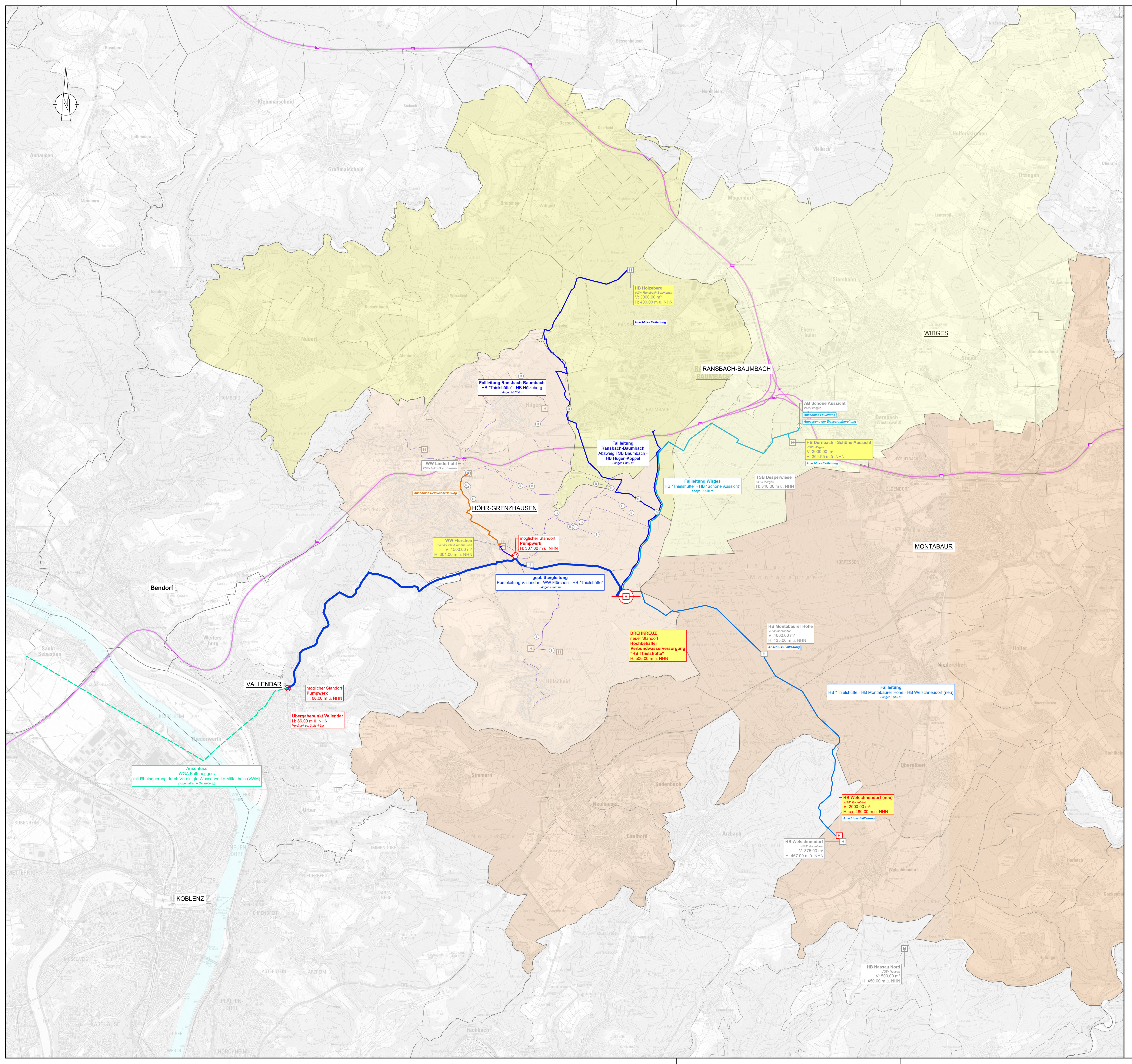 Eine detaillierte Landkarte mit verschiedenen farblich markierten Regionen, Straßen und Wasserleitungen. Blaue Linien markieren Wasserleitungen, während gelbe, rote und blaue Textboxen zusätzliche Informationen zu Wasserverbindungen, Versorgungsgebieten und technischen Details enthalten. Städte, Flüsse und Verkehrswege sind ebenfalls eingezeichnet, und die Karte stellt ein interkommunales Wasserprojekt dar.