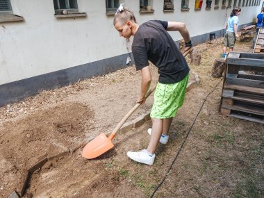 WurzelWerk Gartenarbeit und gemeinsam Verantwortung übernehmen standen im Fokus dieser Projektgruppe.