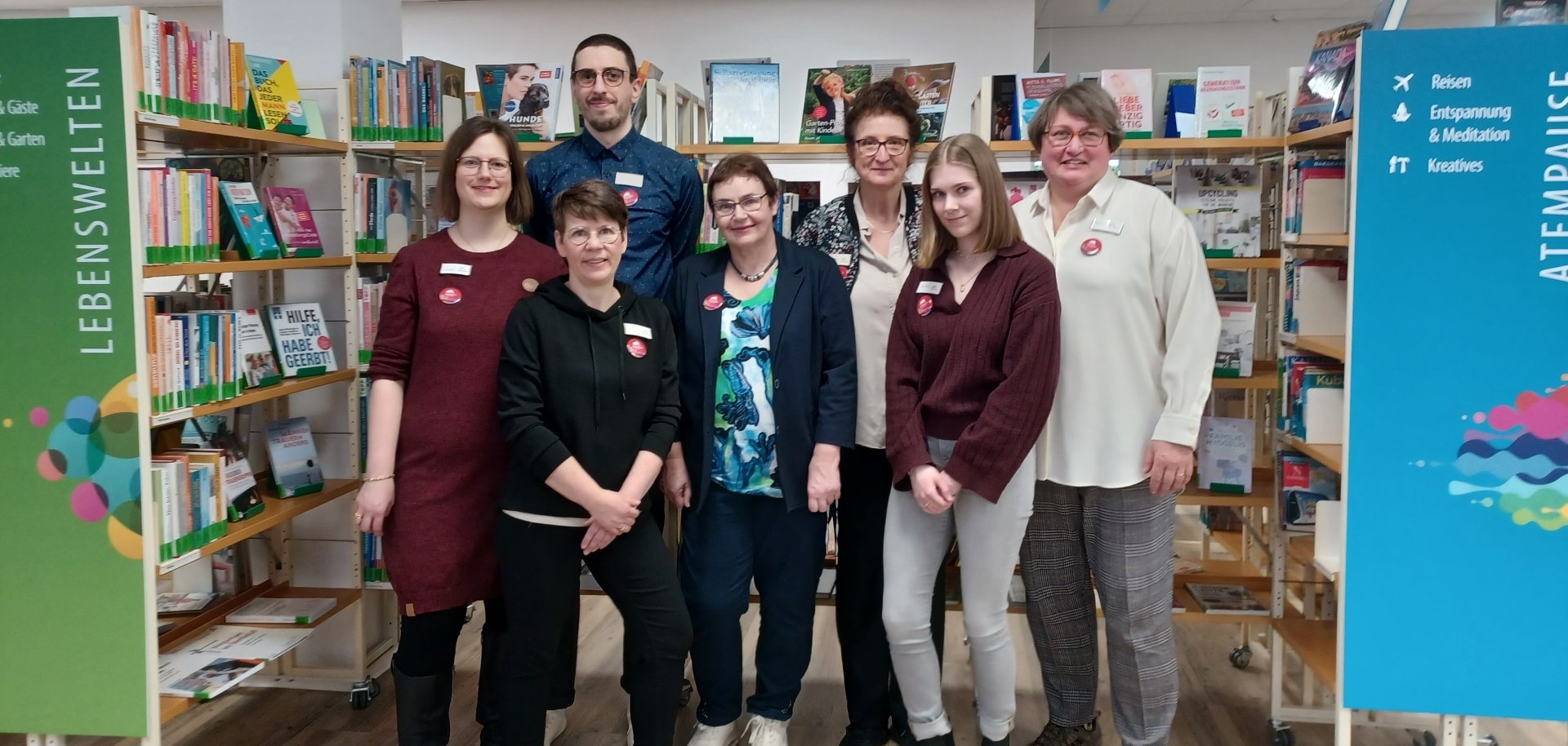 Das Team der Stadtbibliothek Montabaur freut sich auf die Besucher.