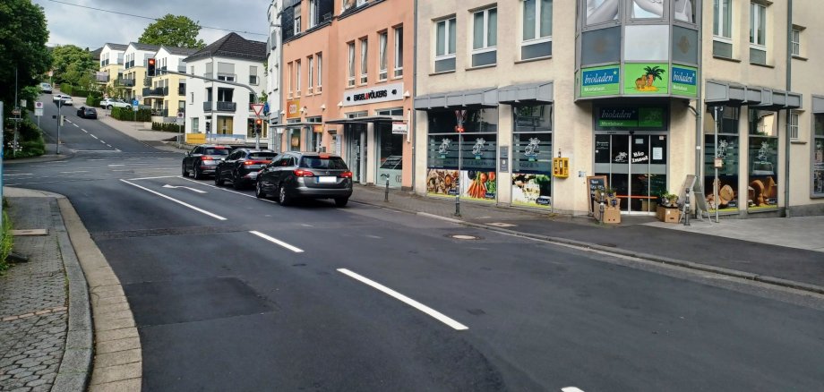 Wasserleitungen Steinweg Im Steinweg in Montabaur wird die Wasserleitung erneuert. Ab 8. Juni ist dieser Straßenabschnitt halbseitig für den Fahrzeugverkehr gesperrt.