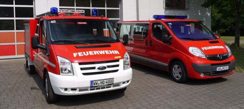 Bild zeigt Feuerwehrfahrzeuge