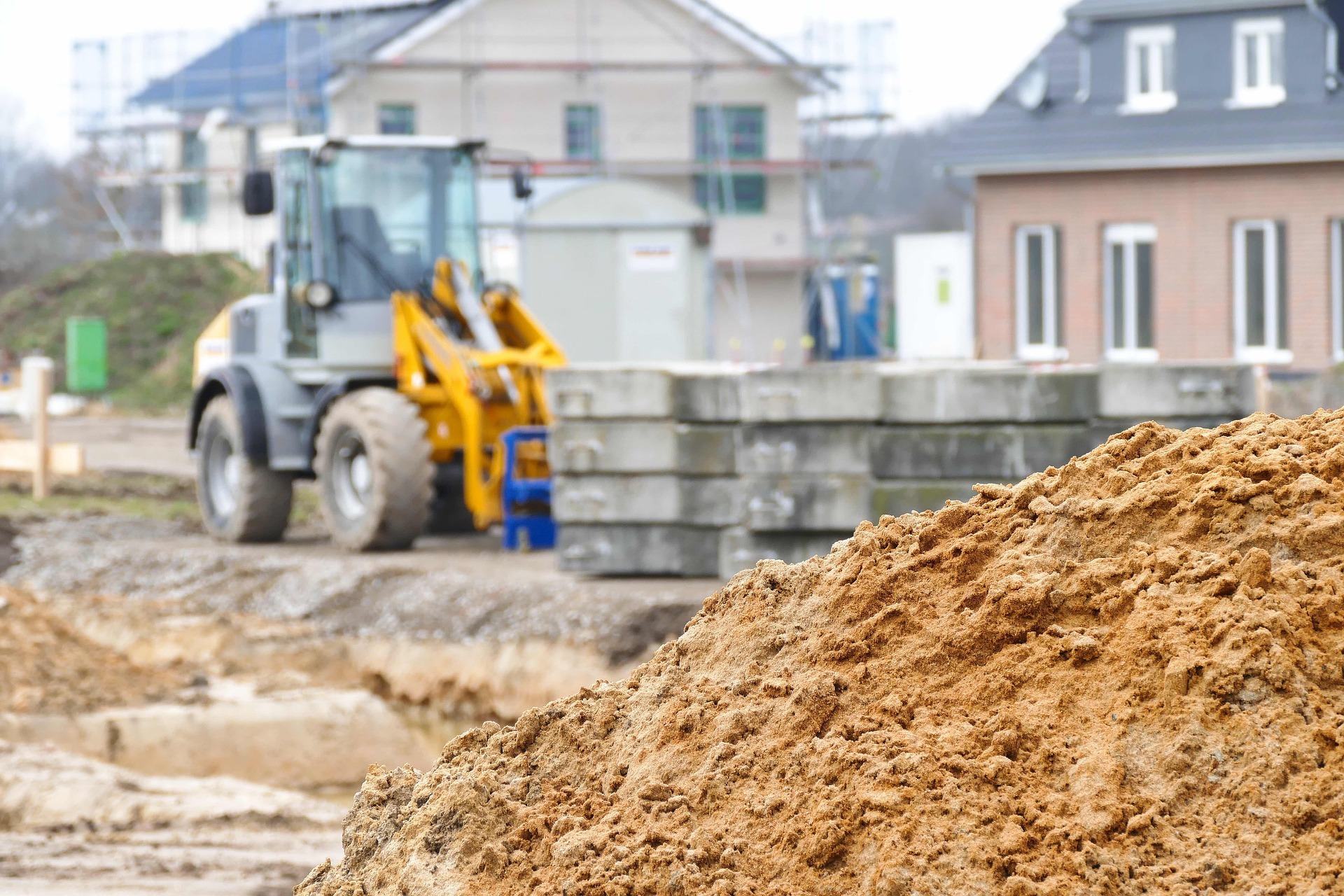 Eine Baustelle mit Bagger.