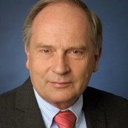 Bild zeigt Ortsbürgermeister Helmut Burkey