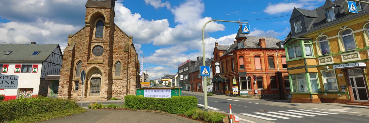 Bild zeigt Kirche in Neuhäusel