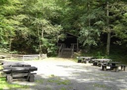 Bild zeigt Grillhütte Stahlhofen