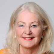 Das Bild zeigt Cornelia Baas, Ortsbürgermeisterin der Ortsgemeinde Untershausen